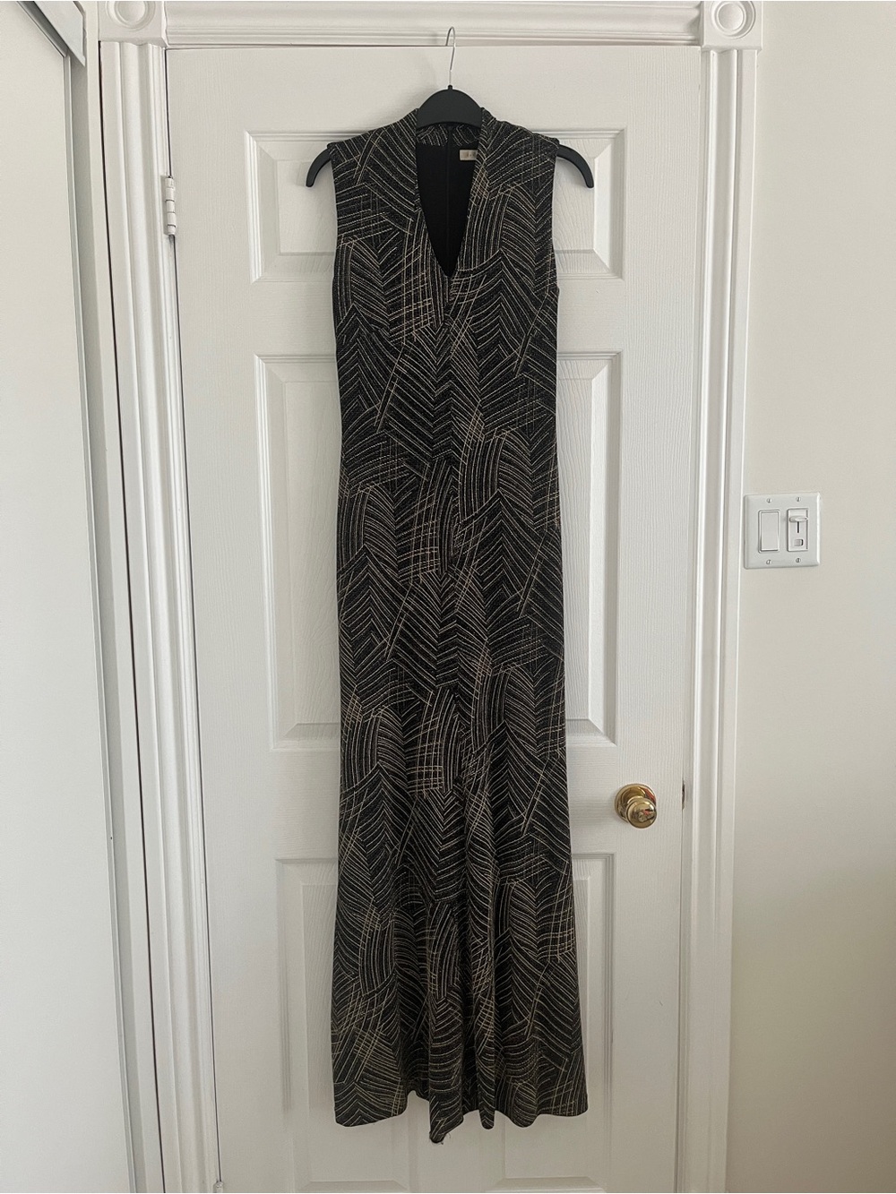 Stunning Black Patterned V-Neck Maxi Dress